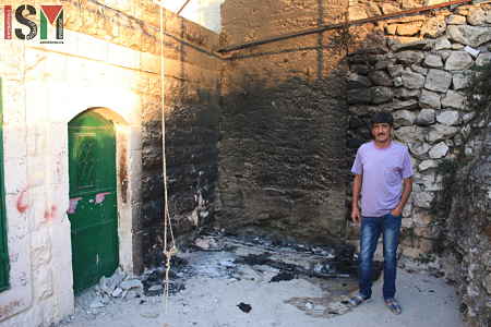 Des colons mettent le feu au domicile d'un Palestinien d'al-Khalil/Hébron